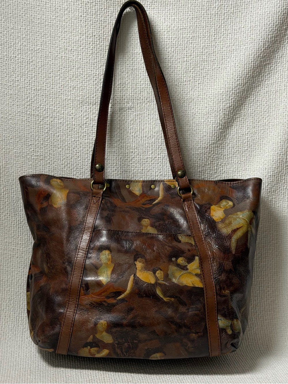 Beautiful Patricia Nash Brown Artistic Design Tote
Bag w/Leather Trim & dust bag - Picture 5 of 10